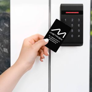 Metriax-GmbH-Kartentechnologie-RFID-Karte-Zutrittskontrolle